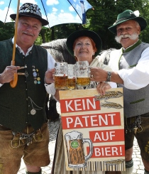 Protest gegen Patente auf Bier. Bild: Christof Stache